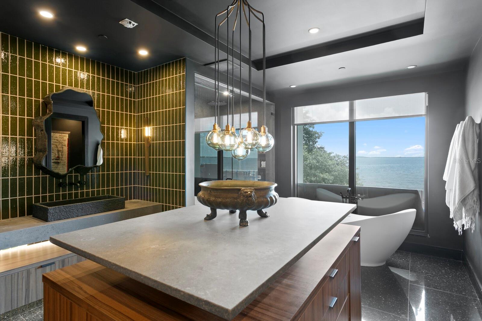 Image 22 of 54 For 2619 Bayshore Boulevard 200