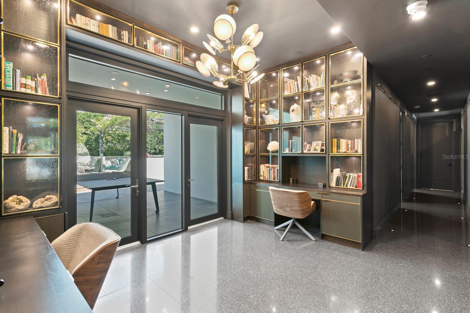 Image 26 of 54 For 2619 Bayshore Boulevard 200