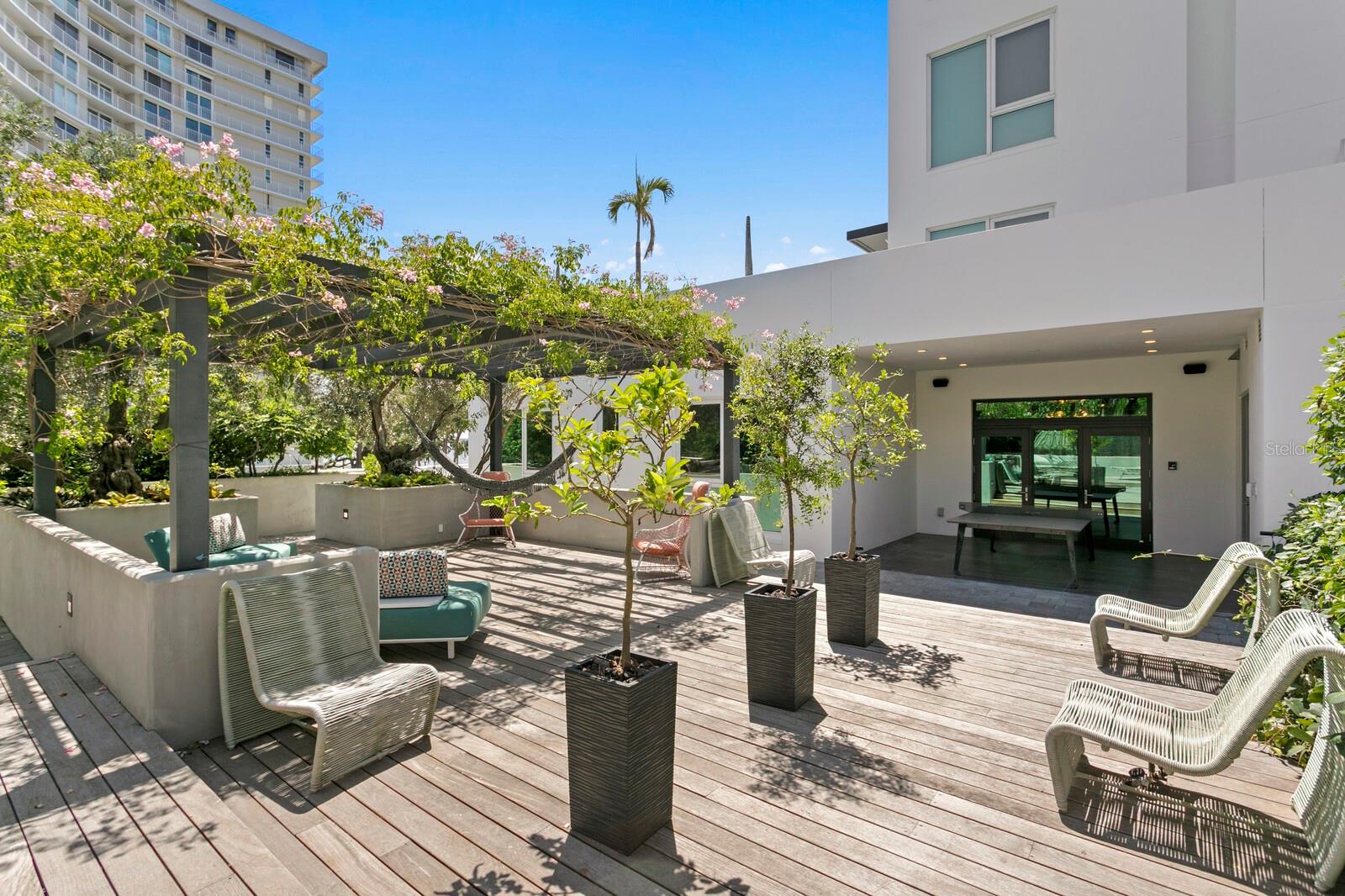 Image 30 of 54 For 2619 Bayshore Boulevard 200