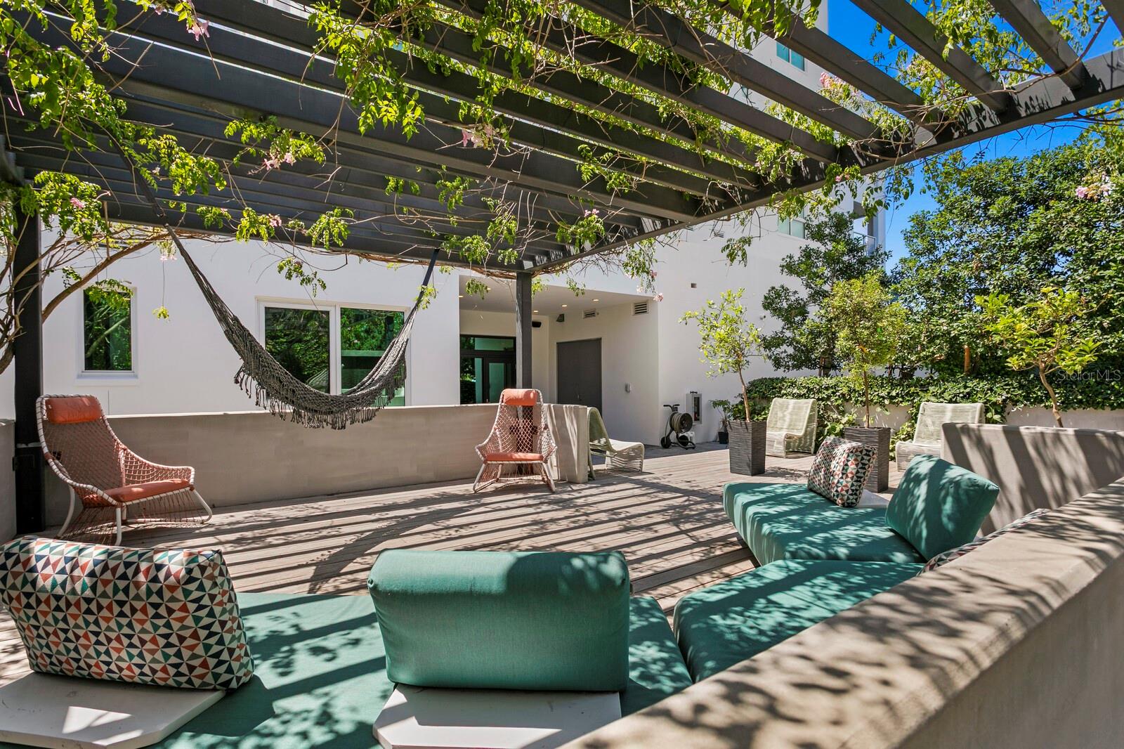 Image 31 of 54 For 2619 Bayshore Boulevard 200