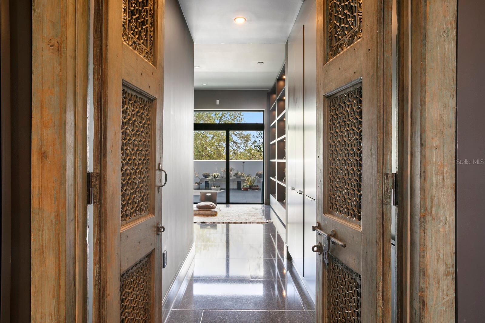 Image 43 of 54 For 2619 Bayshore Boulevard 200