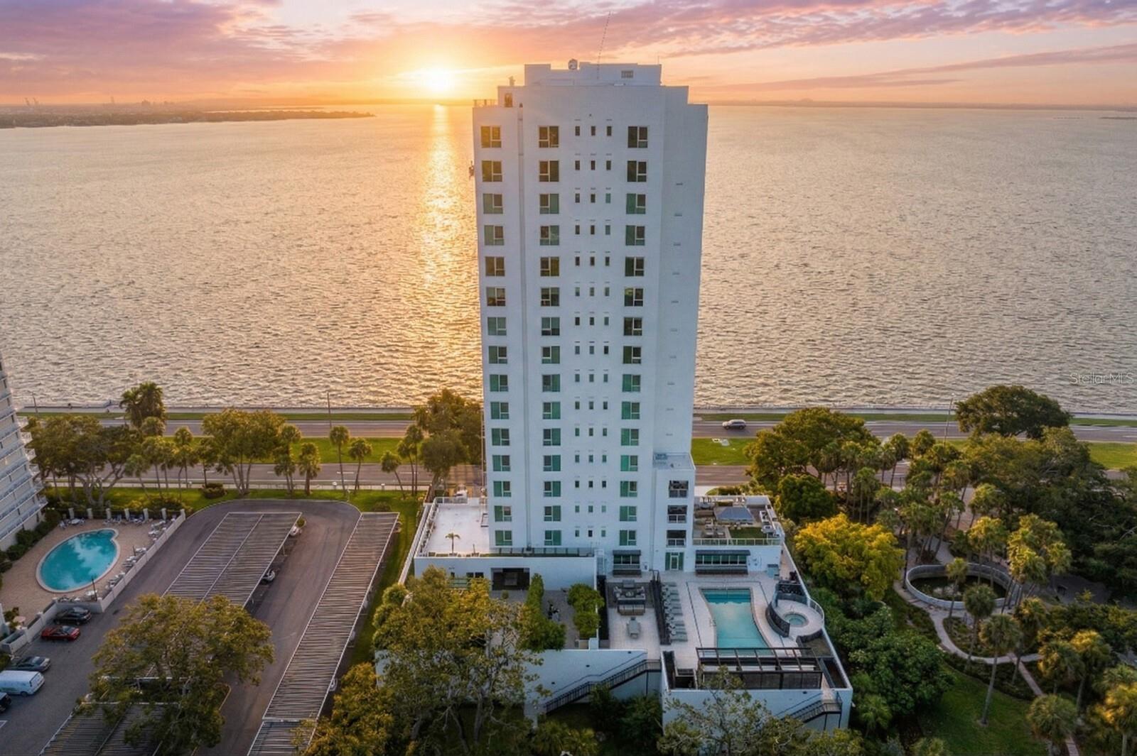 Image 50 of 54 For 2619 Bayshore Boulevard 200