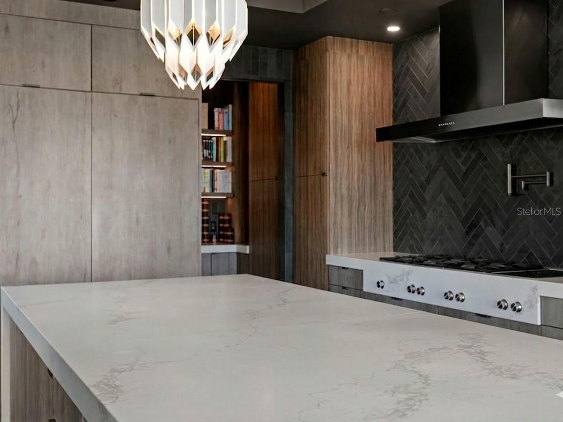 Image 9 of 54 For 2619 Bayshore Boulevard 200