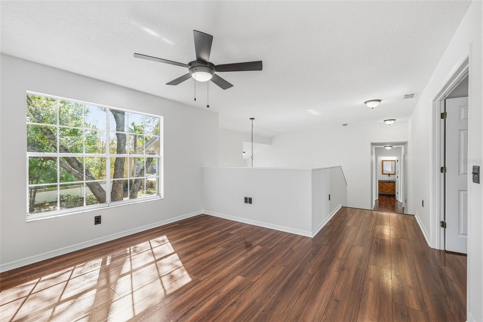 Listing photo id 14 for 17705 Esprit Drive