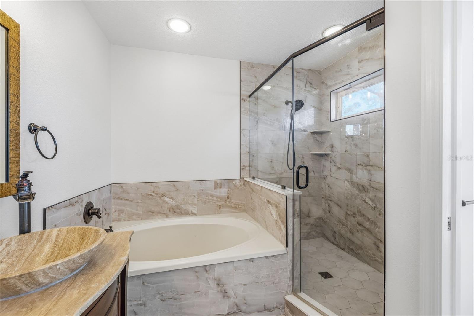 Listing photo id 19 for 17705 Esprit Drive