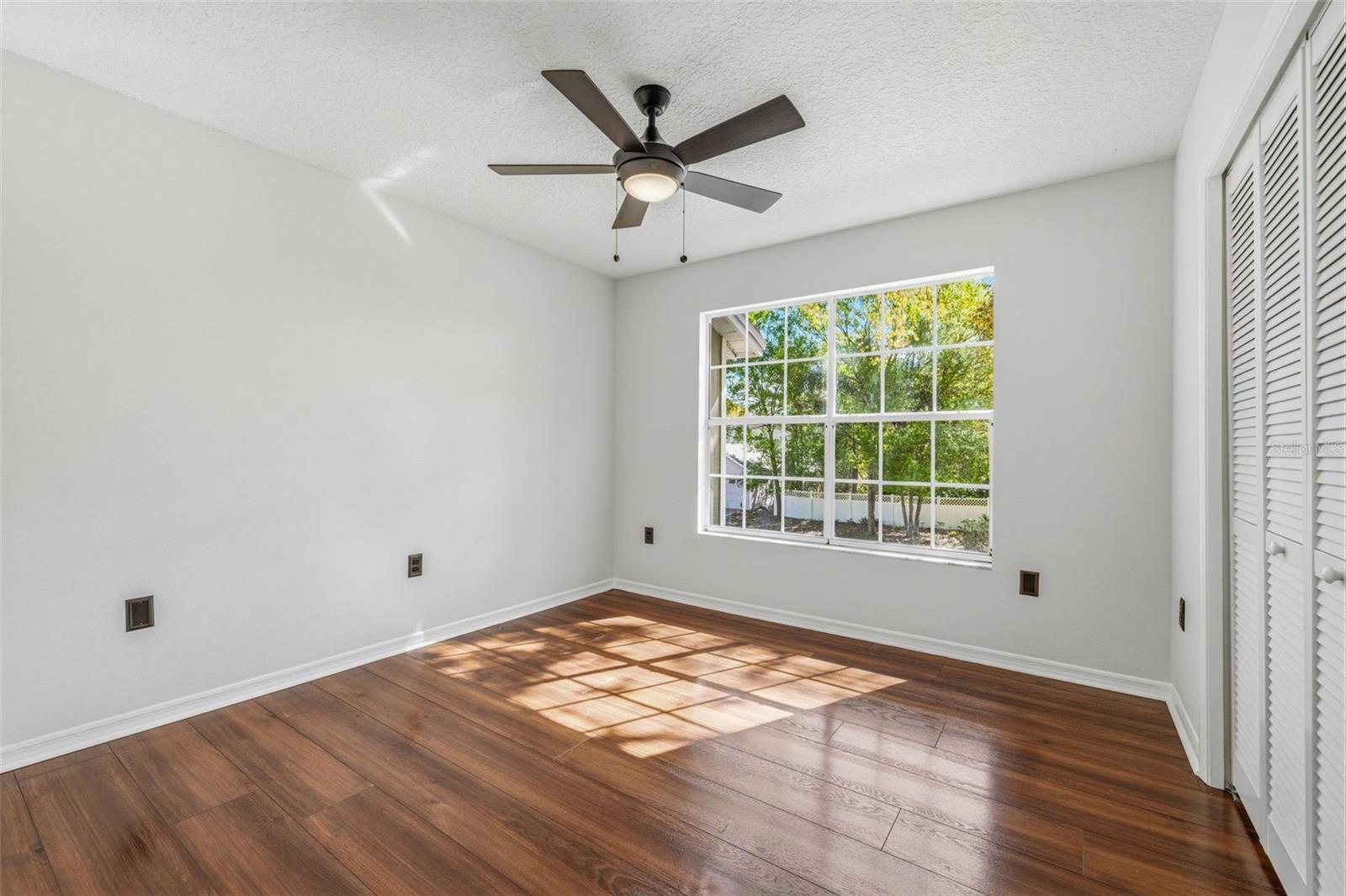 Listing photo id 23 for 17705 Esprit Drive