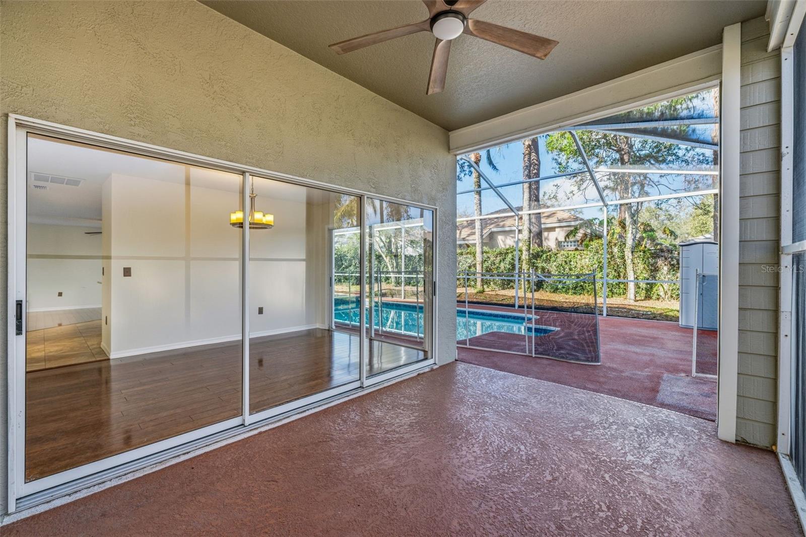 Listing photo id 25 for 17705 Esprit Drive