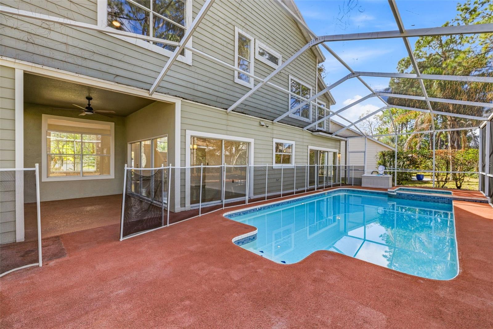 Listing photo id 26 for 17705 Esprit Drive