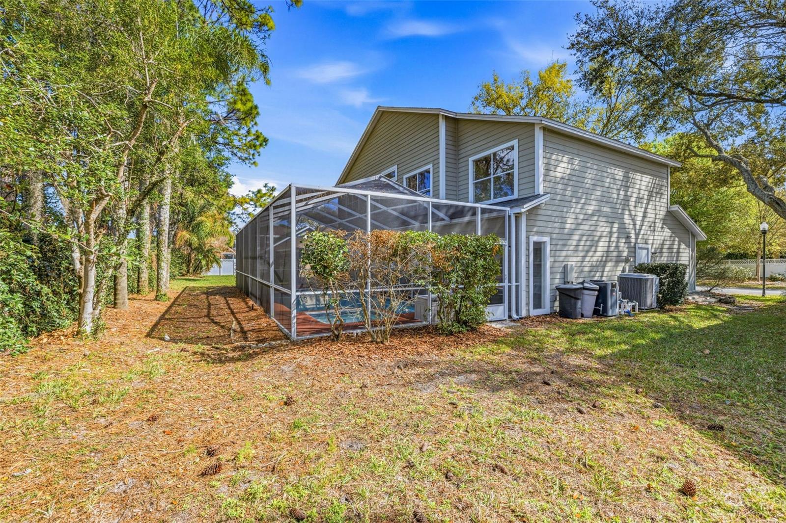 Listing photo id 29 for 17705 Esprit Drive