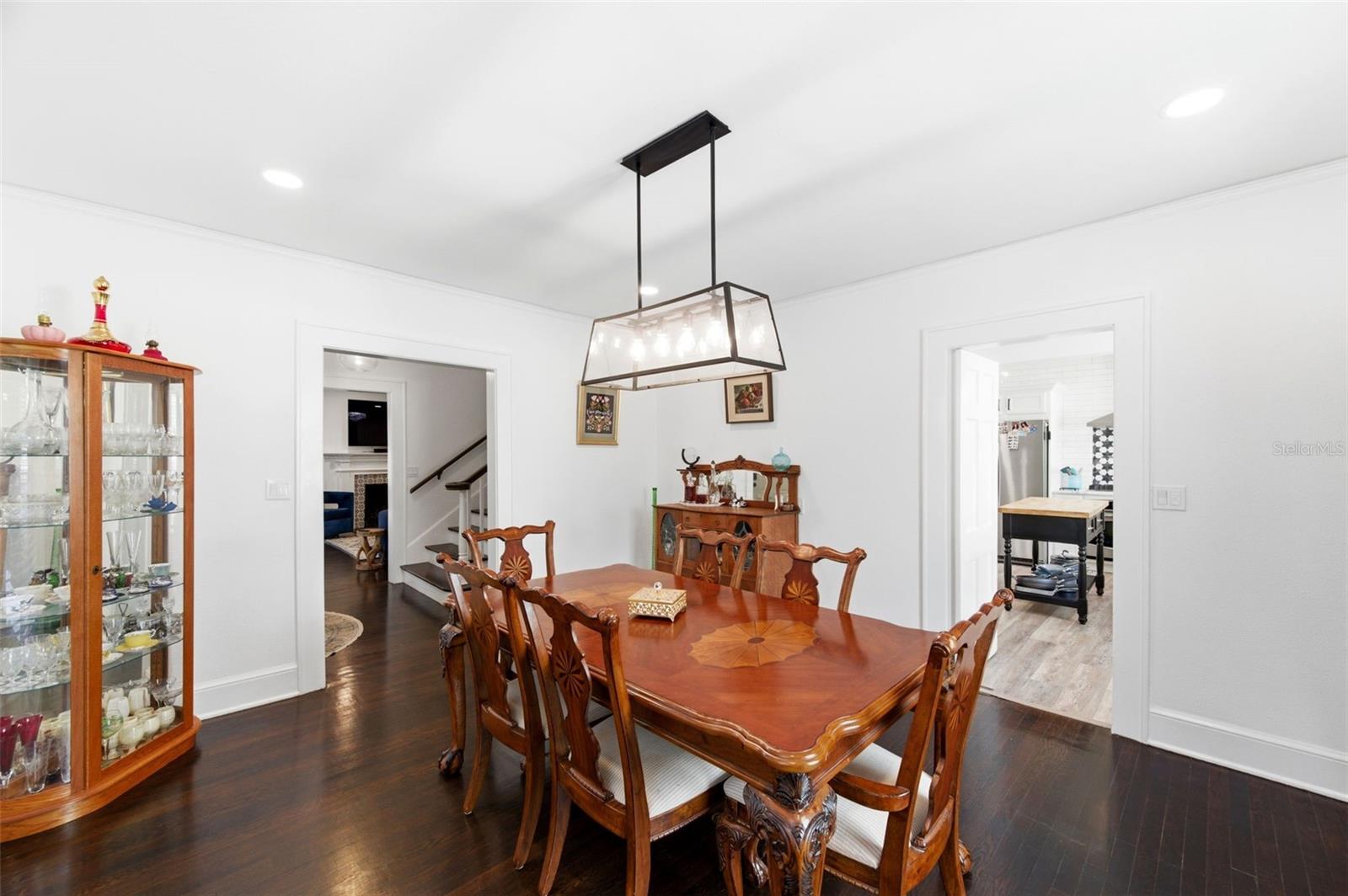 Image 10 of 90 For 320 Betty Lane