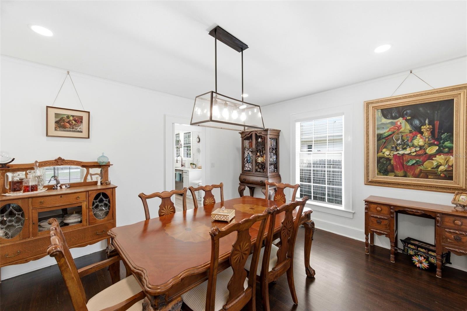 Image 11 of 90 For 320 Betty Lane