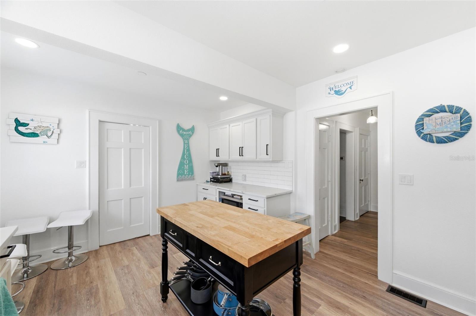 Image 15 of 90 For 320 Betty Lane