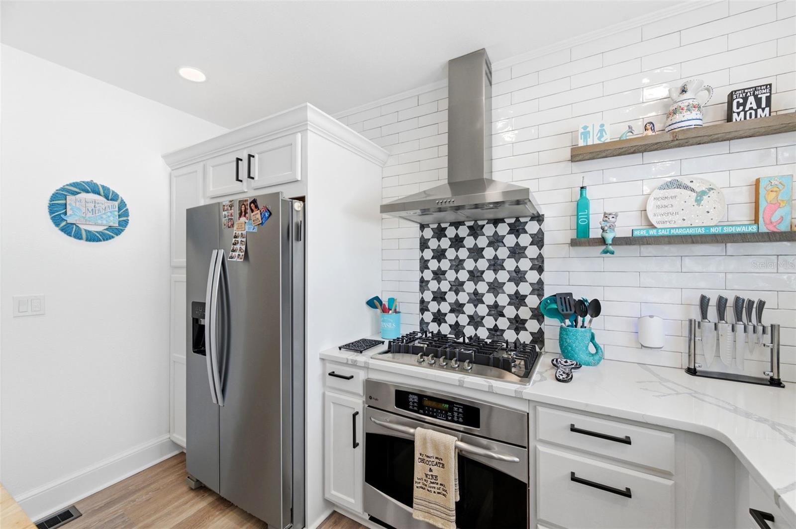 Image 16 of 90 For 320 Betty Lane