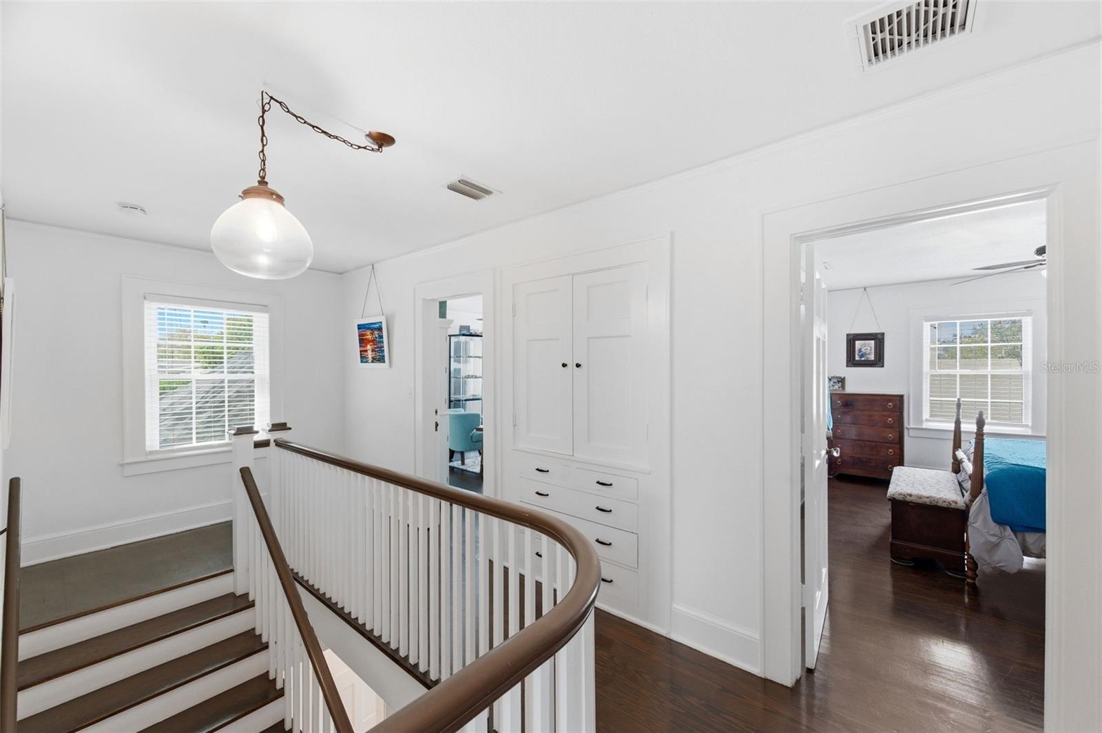 Image 36 of 90 For 320 Betty Lane