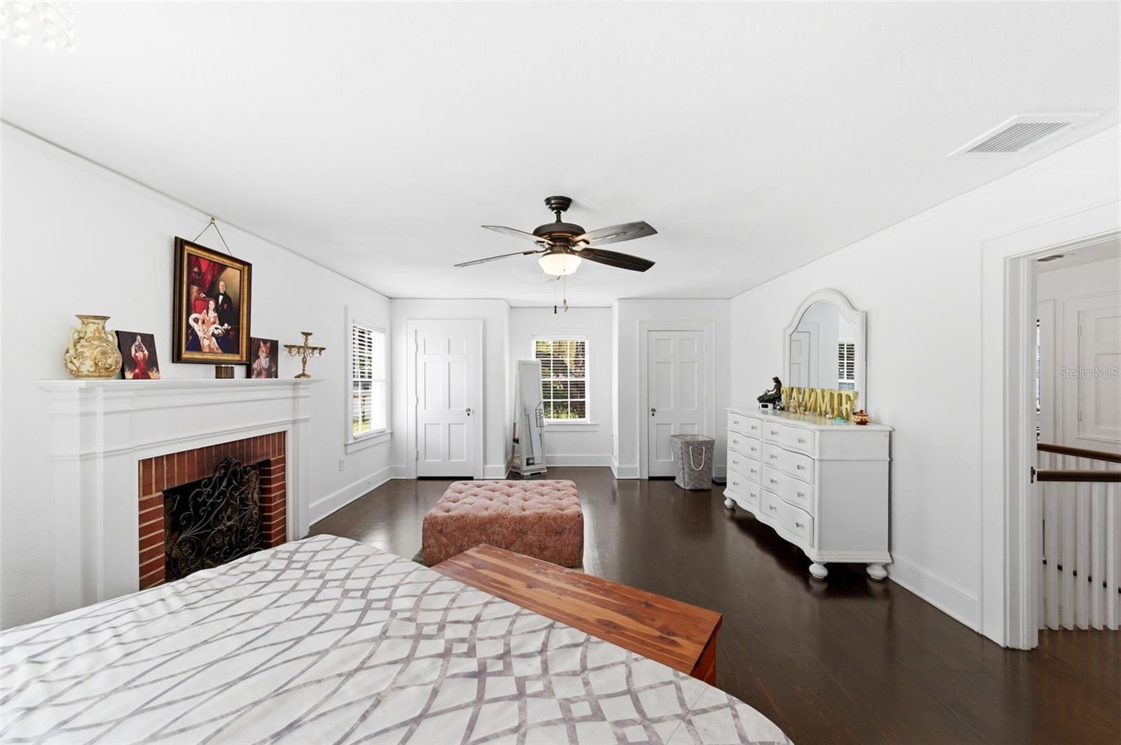 Image 38 of 90 For 320 Betty Lane