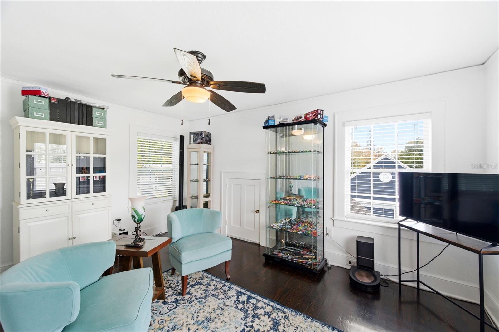 Image 50 of 90 For 320 Betty Lane