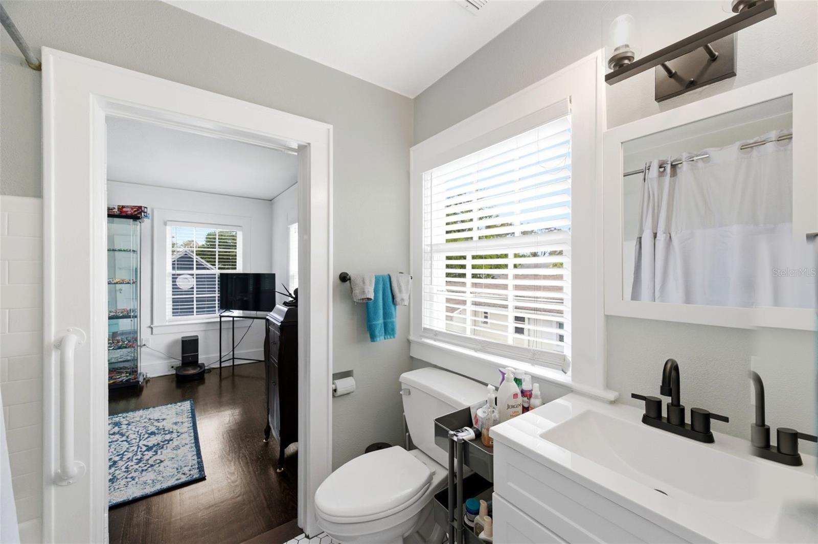 Image 53 of 90 For 320 Betty Lane