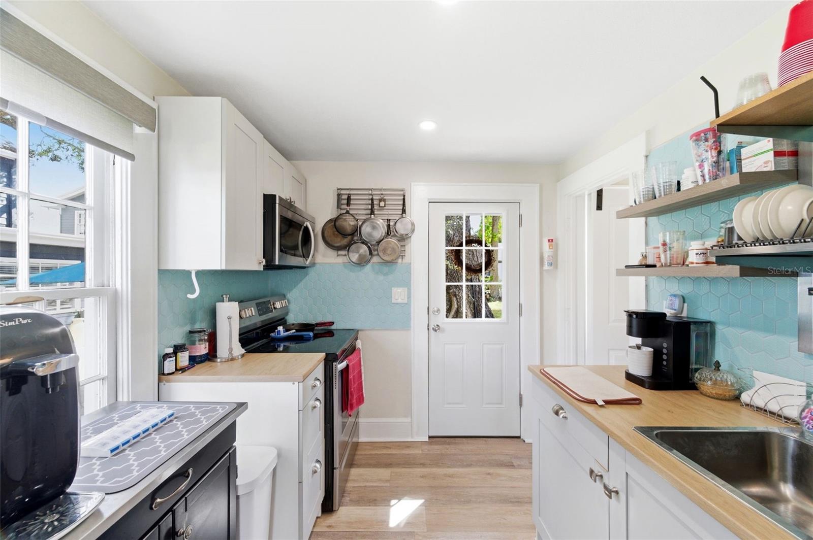 Image 56 of 90 For 320 Betty Lane