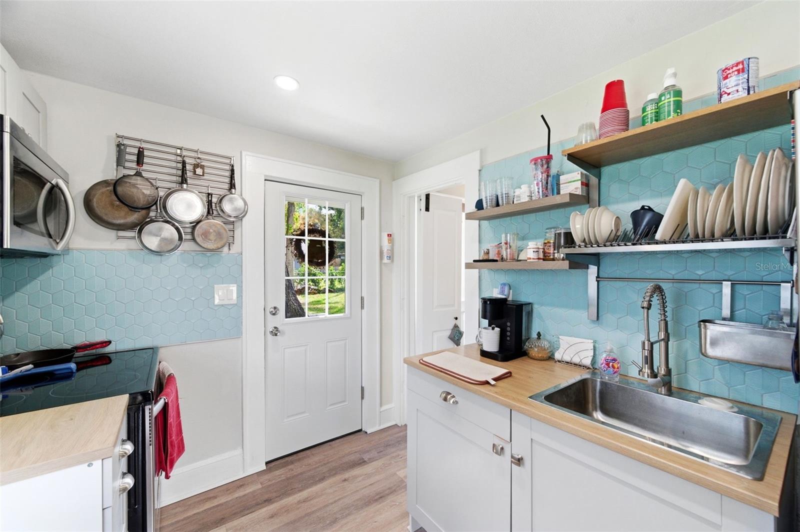 Image 57 of 90 For 320 Betty Lane