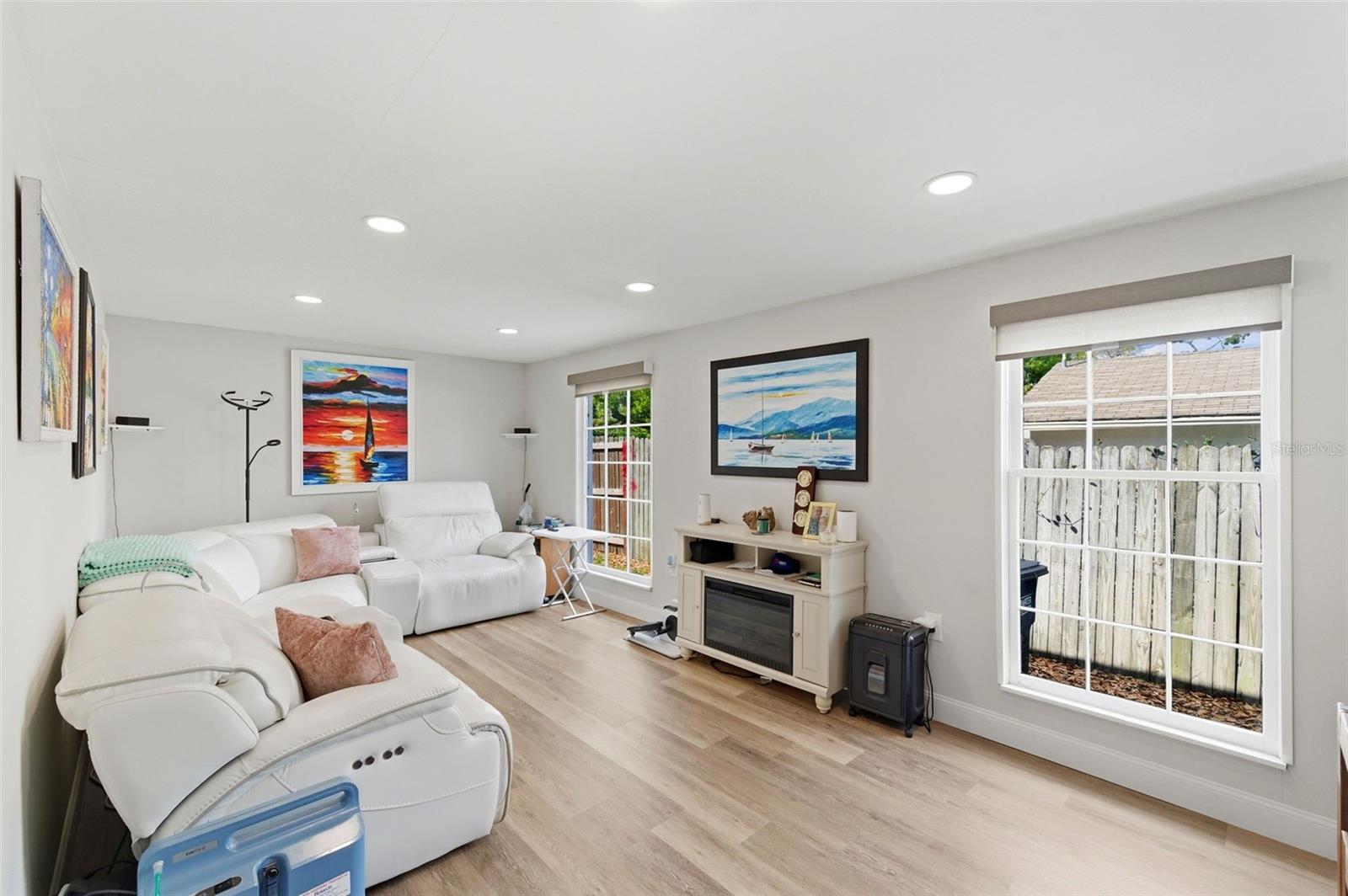 Image 58 of 90 For 320 Betty Lane