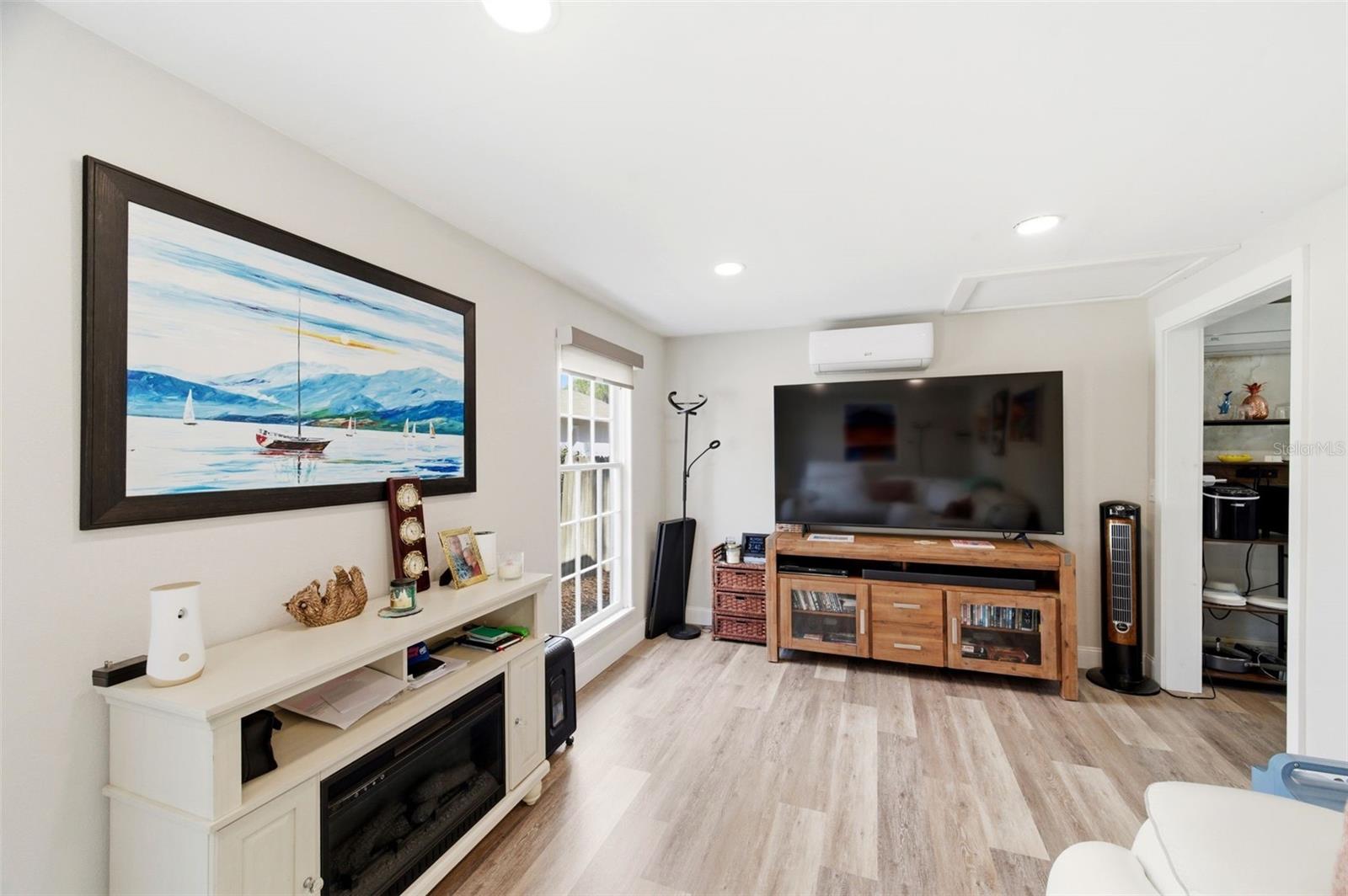 Image 60 of 90 For 320 Betty Lane