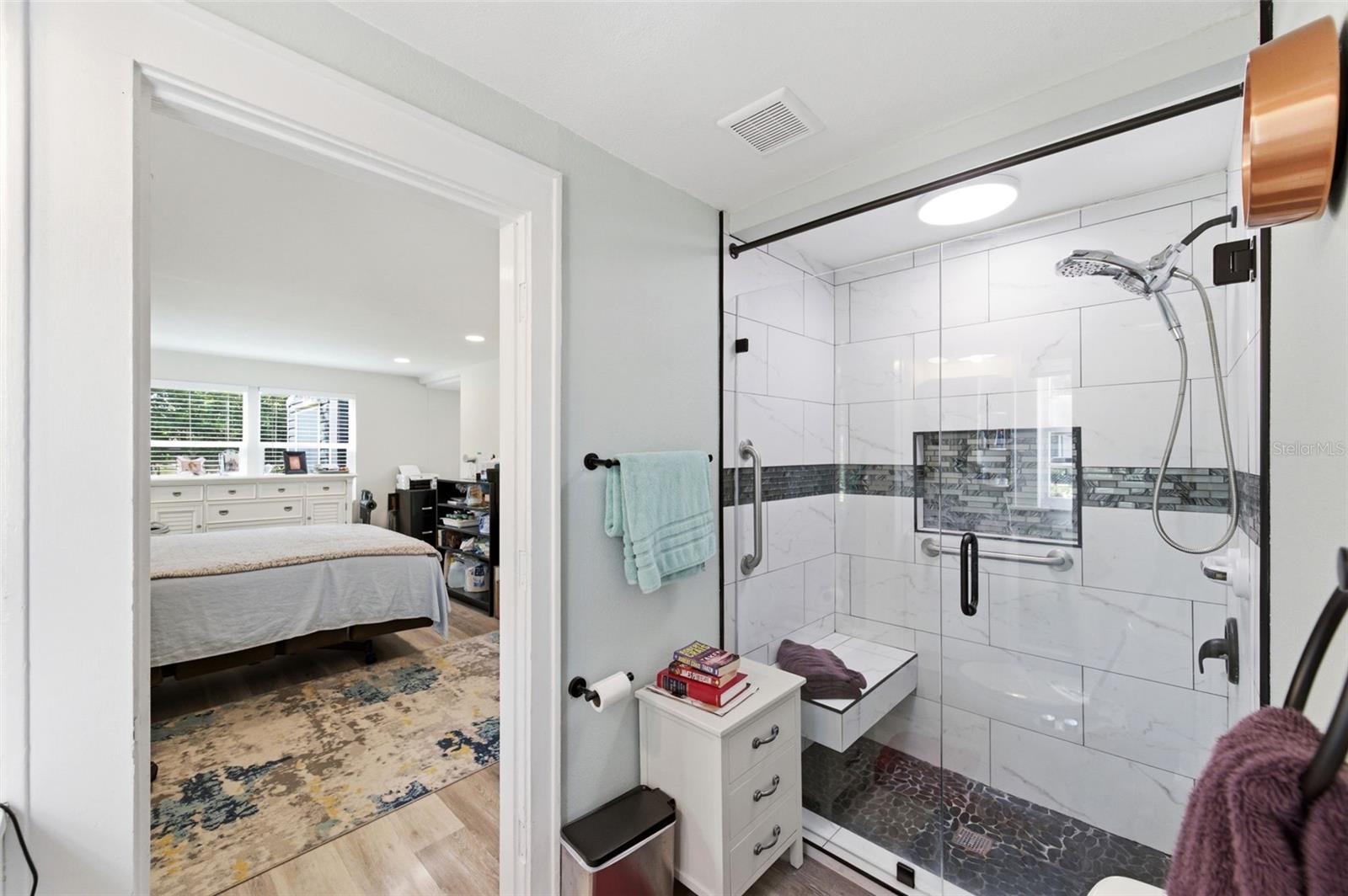 Image 62 of 90 For 320 Betty Lane