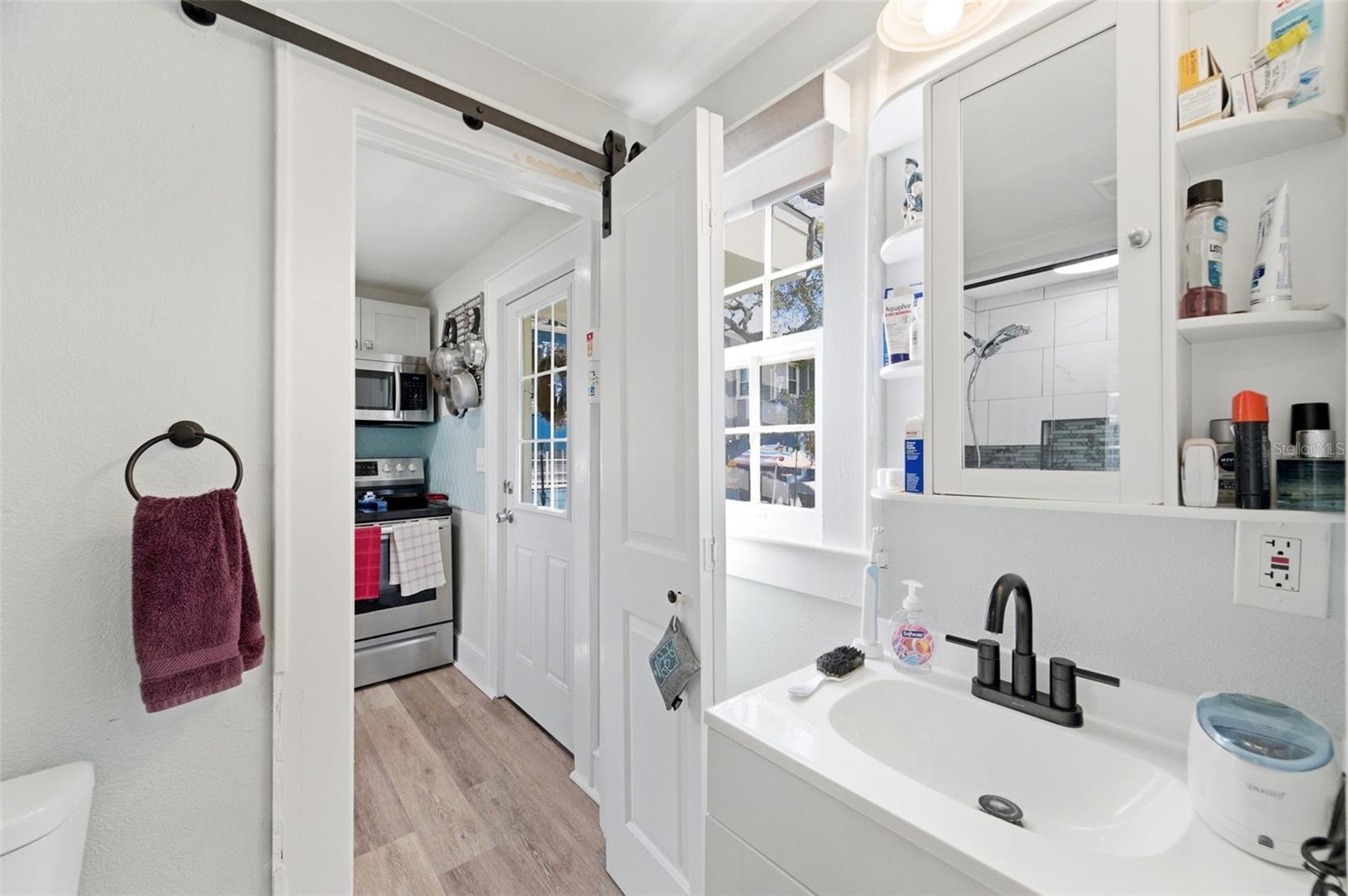 Image 64 of 90 For 320 Betty Lane