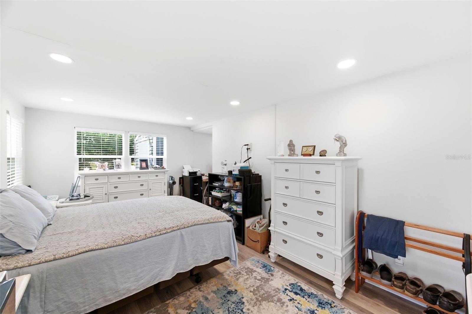 Image 66 of 90 For 320 Betty Lane