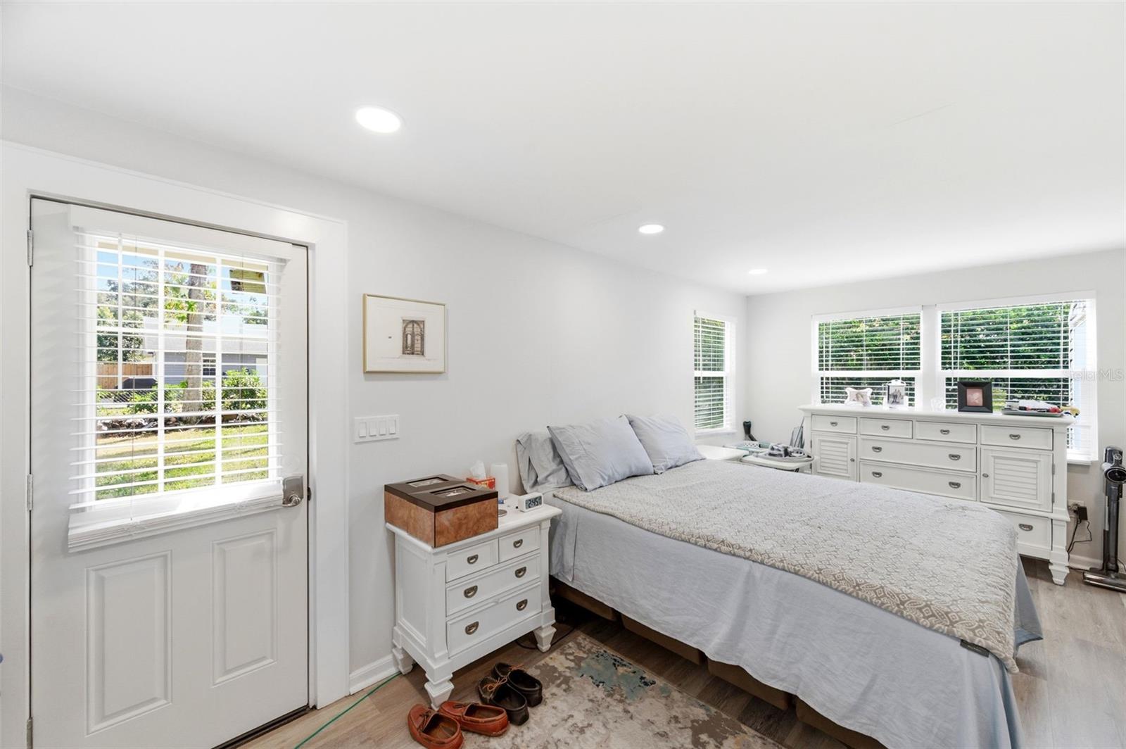 Image 67 of 90 For 320 Betty Lane