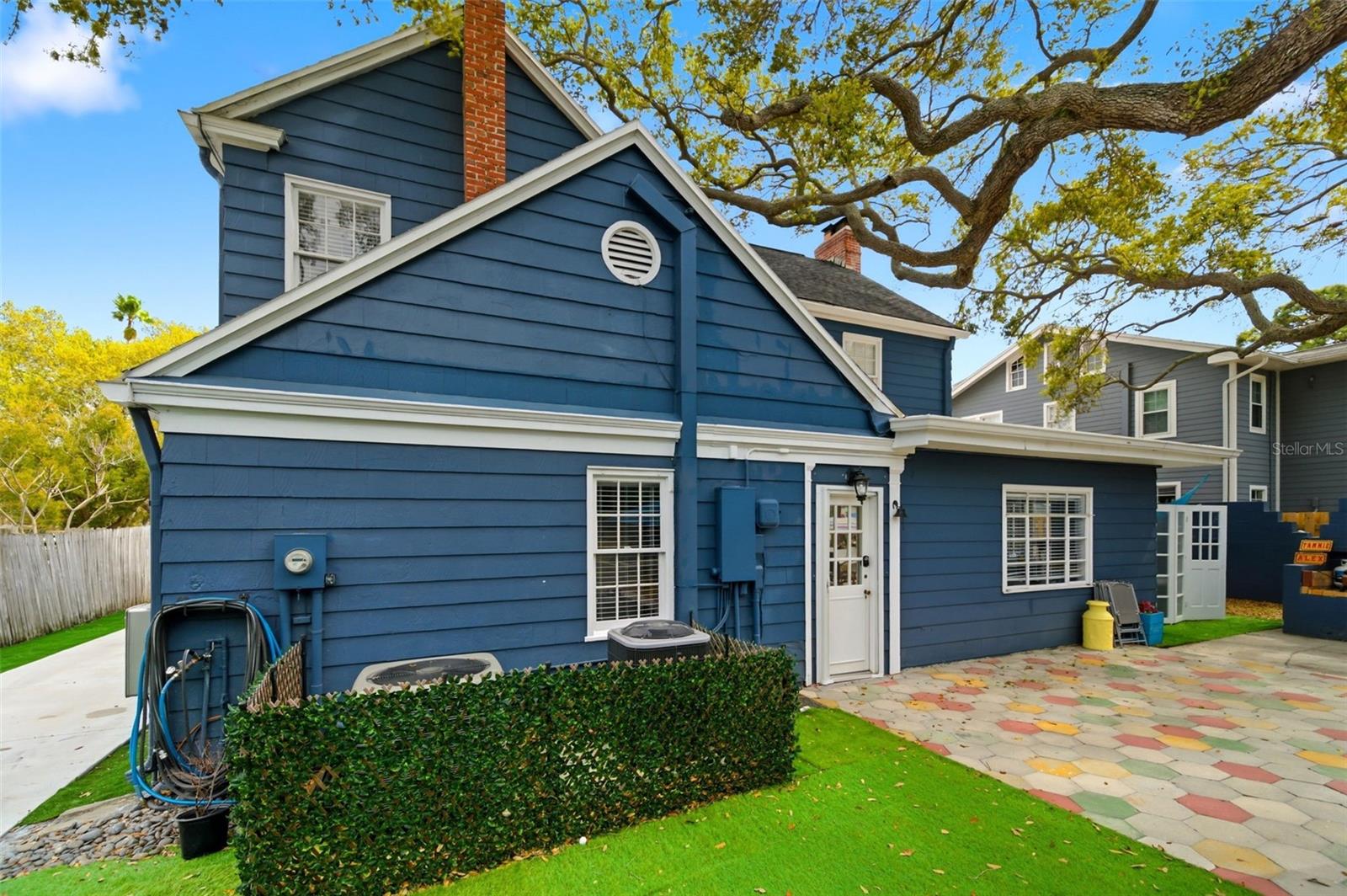 Image 73 of 90 For 320 Betty Lane