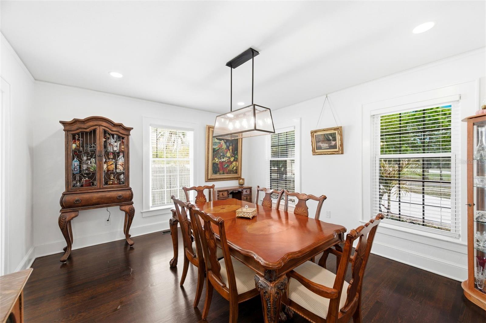 Image 9 of 90 For 320 Betty Lane