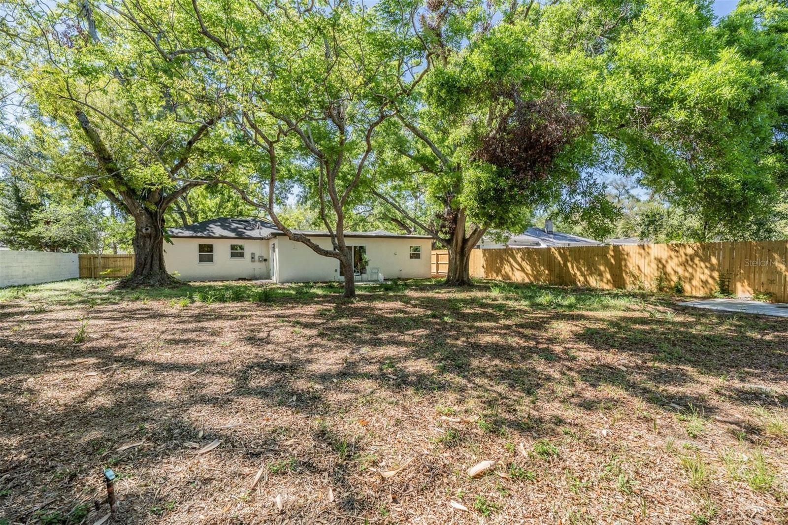 Image 22 of 34 For 1104 Lois Avenue