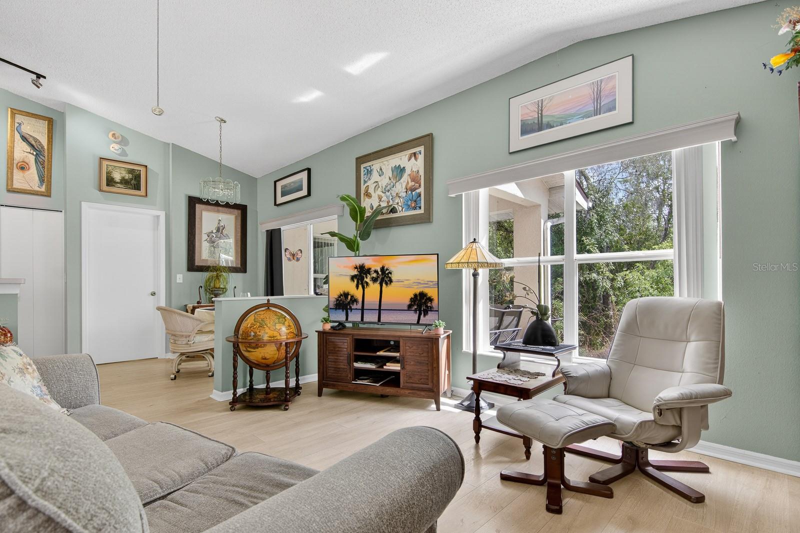 Image 5 of 30 For 2005 Gardenia Landings Lane