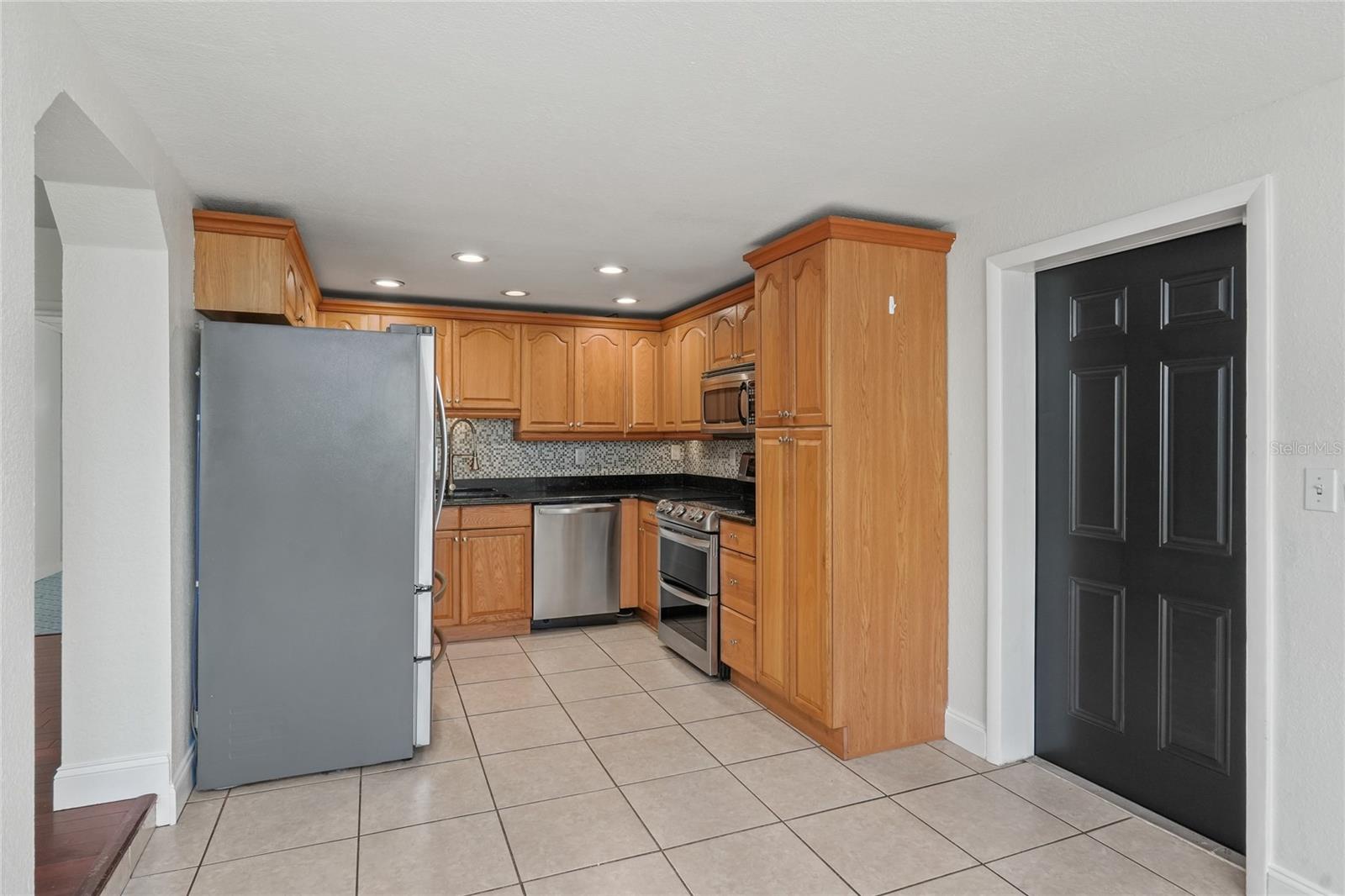 Listing photo id 10 for 4211 Anita Boulevard