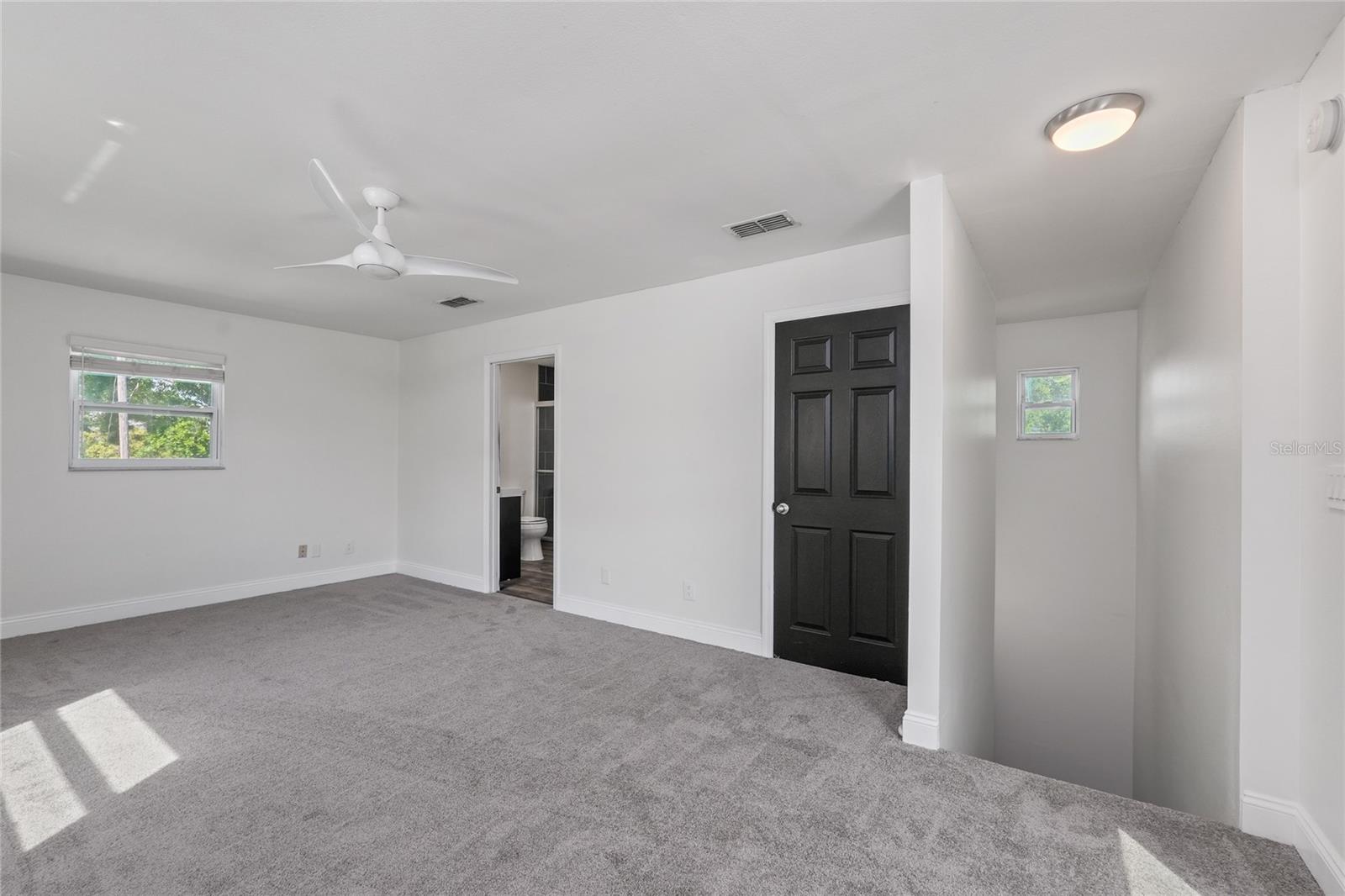 Listing photo id 12 for 4211 Anita Boulevard