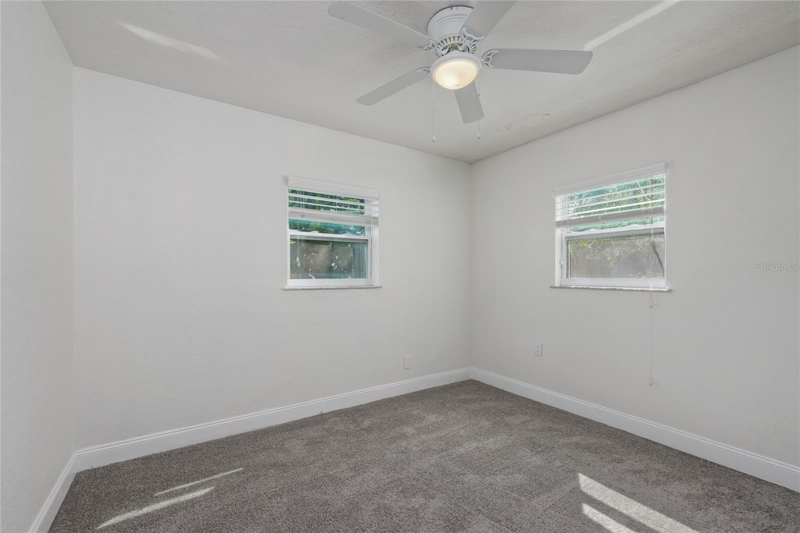 Listing photo id 17 for 4211 Anita Boulevard