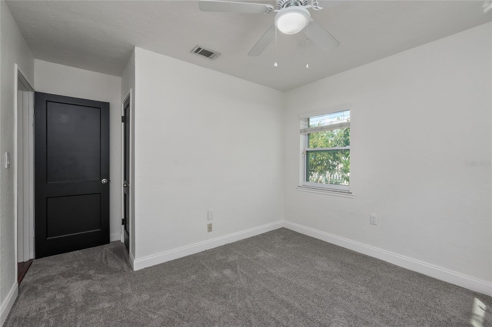 Listing photo id 18 for 4211 Anita Boulevard