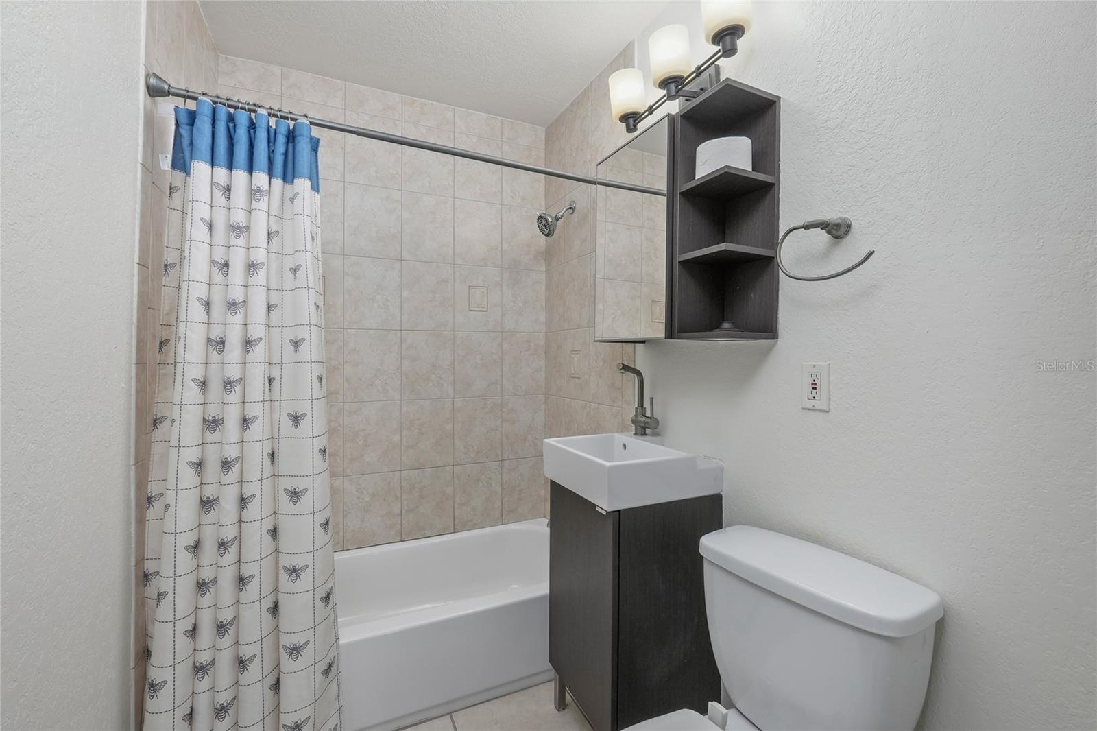 Listing photo id 20 for 4211 Anita Boulevard