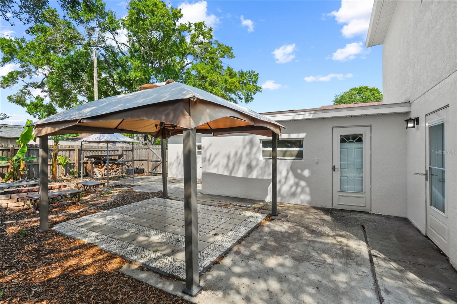 Listing photo id 25 for 4211 Anita Boulevard