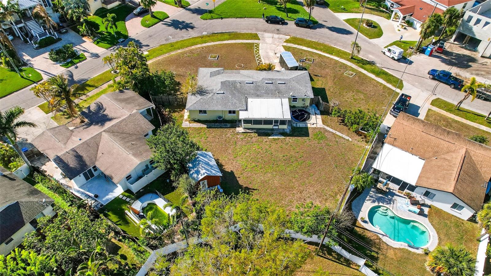 Image 20 of 23 For 1722 Bayou Grande Boulevard Ne