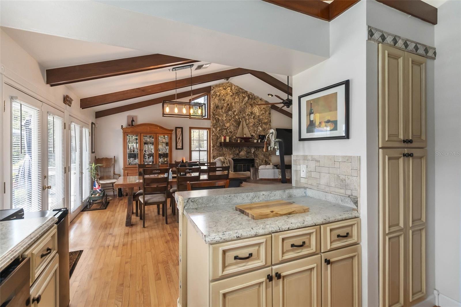 Image 15 of 40 For 999 Fairview Avenue