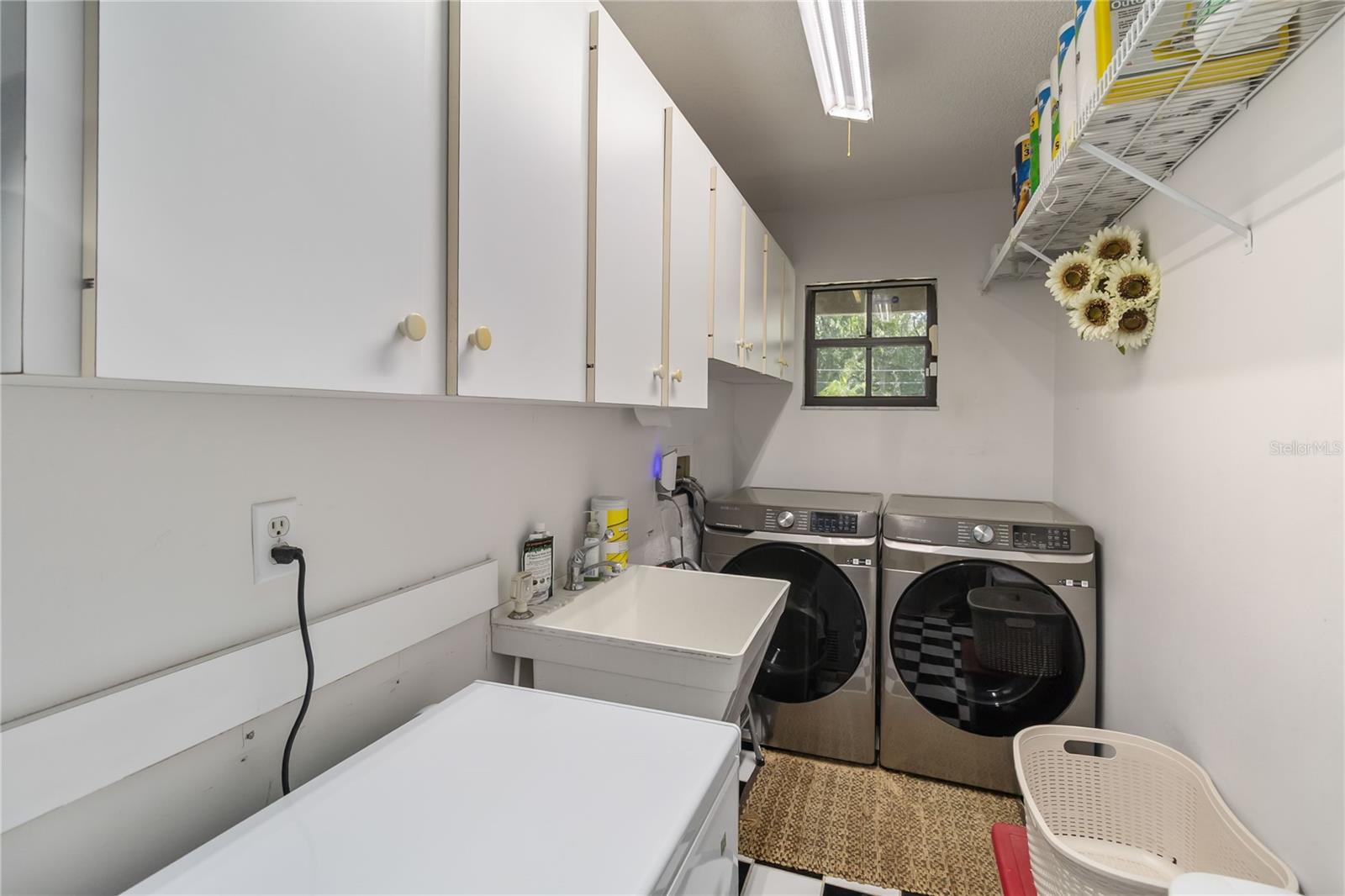 Image 22 of 40 For 999 Fairview Avenue