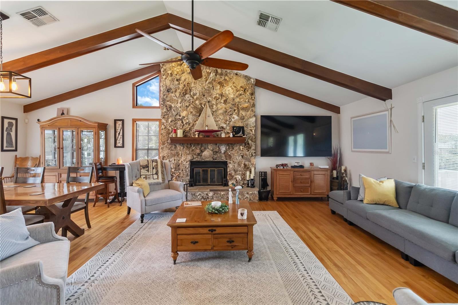 Image 3 of 40 For 999 Fairview Avenue