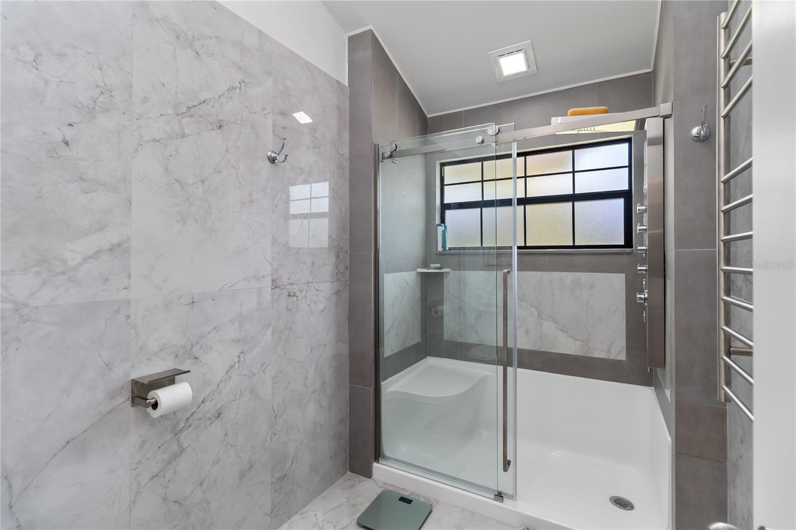 Image 6 of 40 For 999 Fairview Avenue