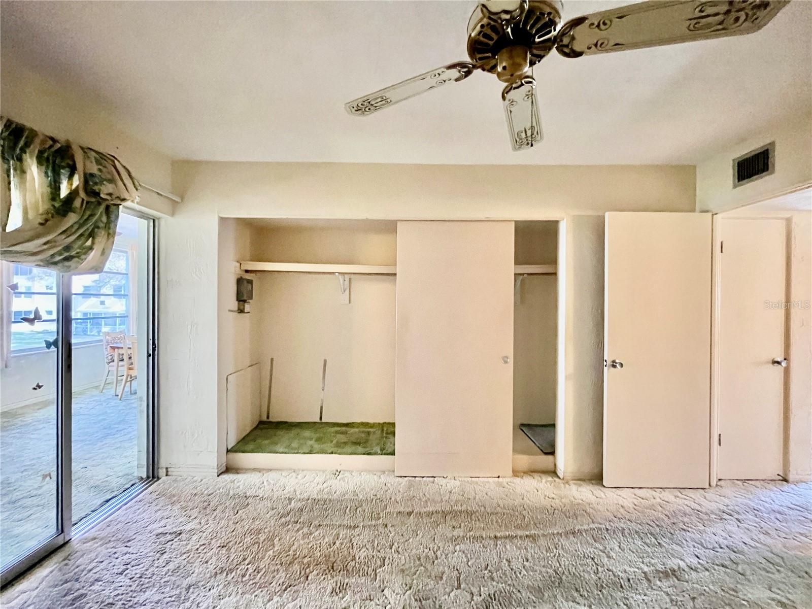 Listing photo id 12 for 2430 Brazilia Drive 44