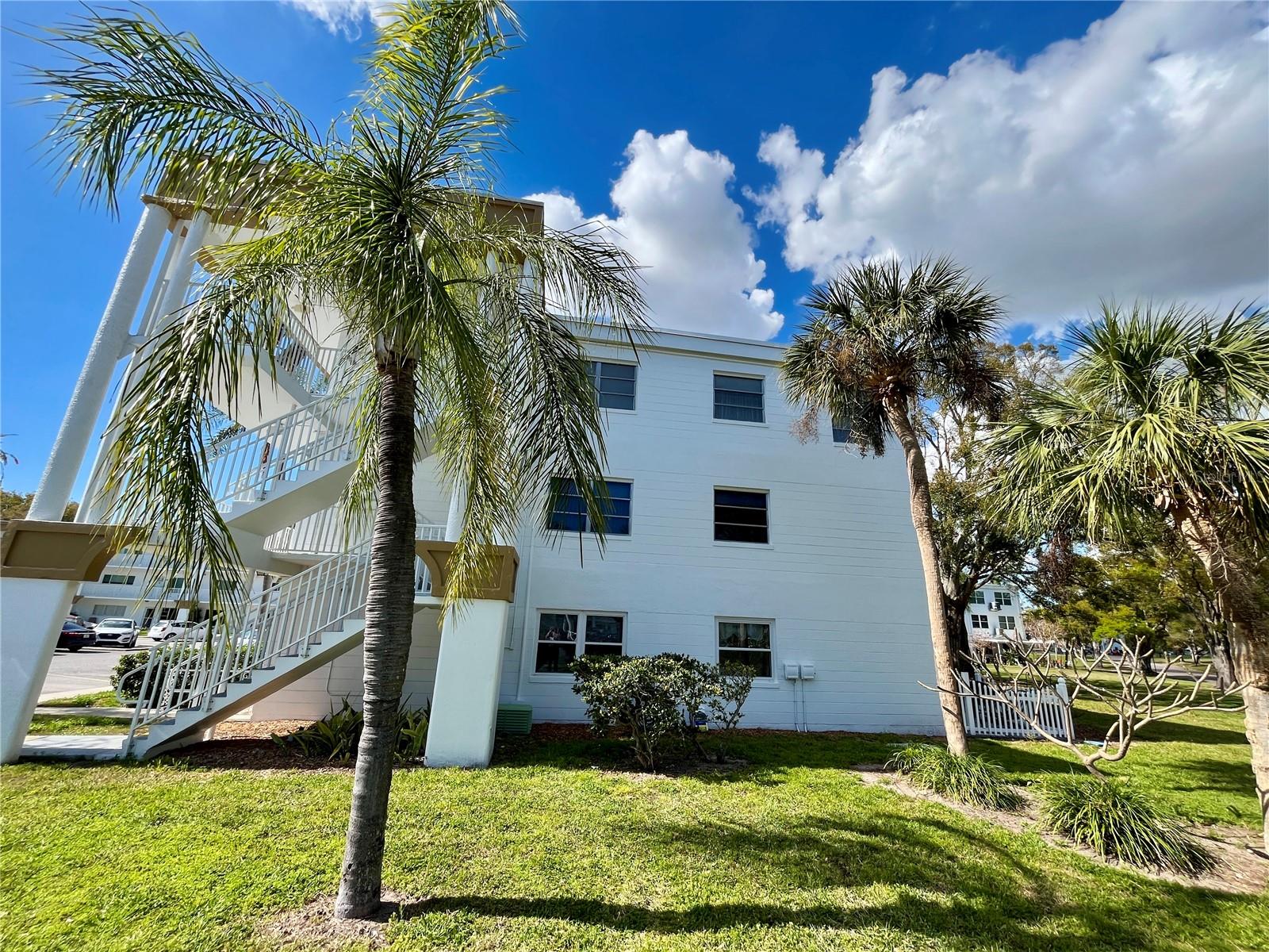 Listing photo id 2 for 2430 Brazilia Drive 44