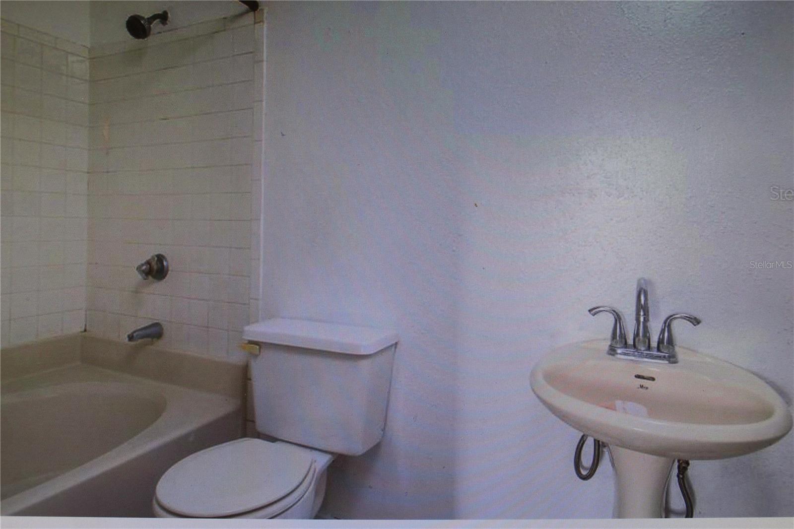 Image 7 of 9 For 4107 Chatham Oak Court 307