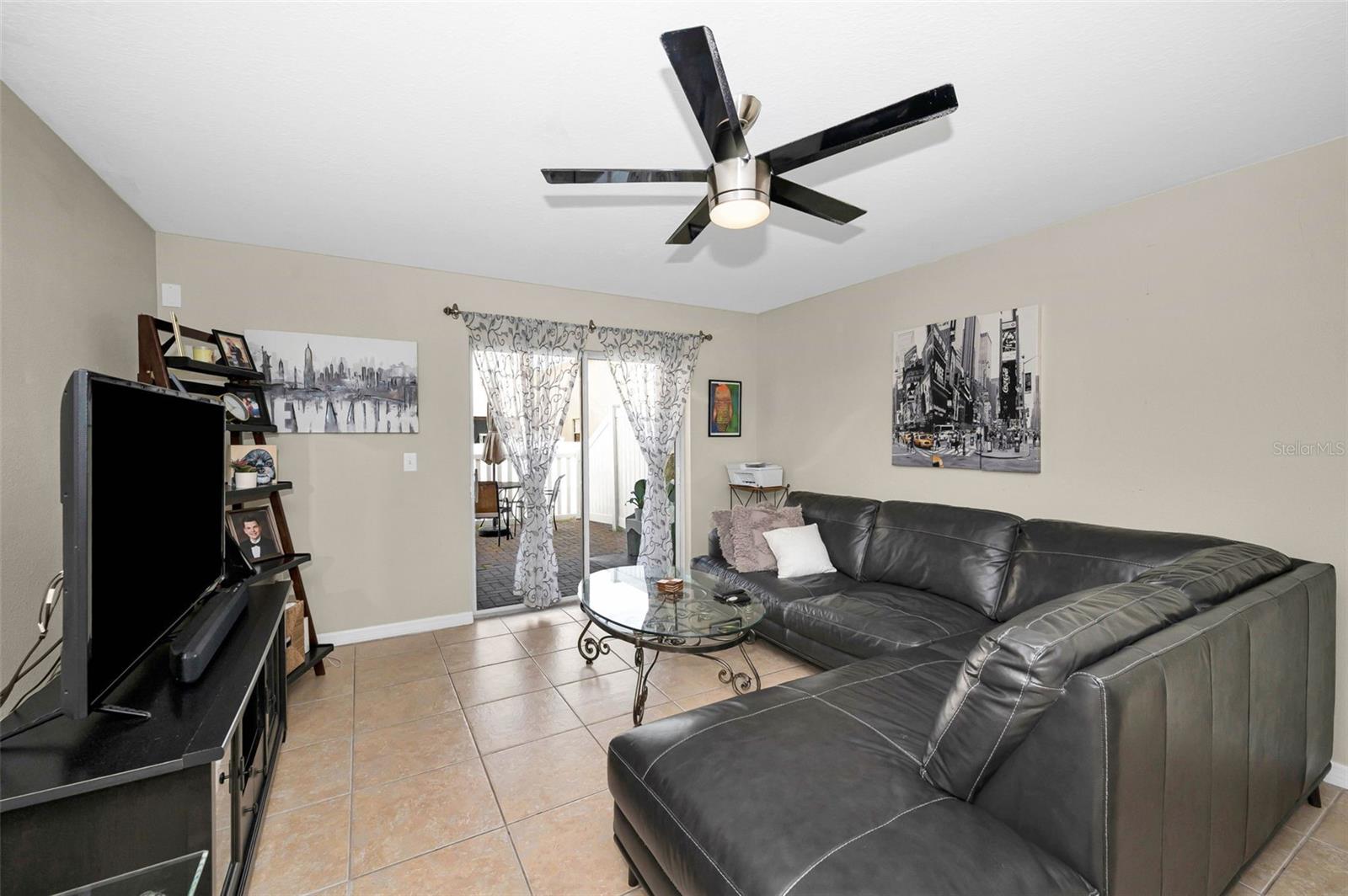 Image 15 of 41 For 9736 Trumpet Vine Loop