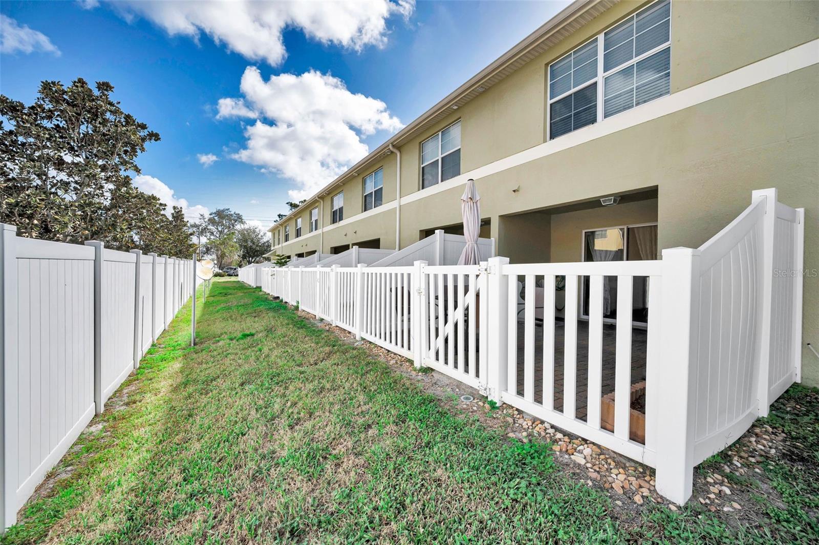 Image 31 of 41 For 9736 Trumpet Vine Loop