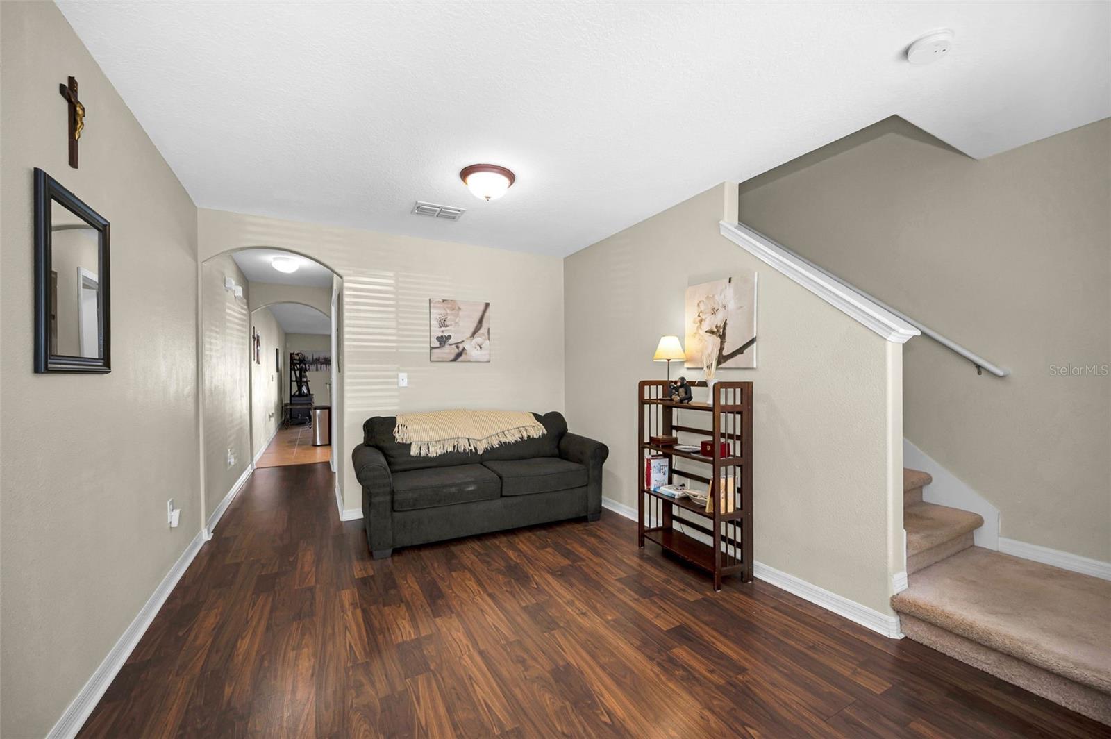 Image 8 of 41 For 9736 Trumpet Vine Loop